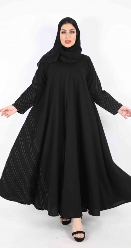 عبايات سوداء